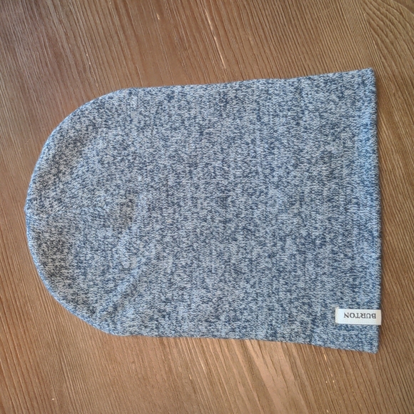 NWOT Burton beanie / toque - Picture 2 of 3